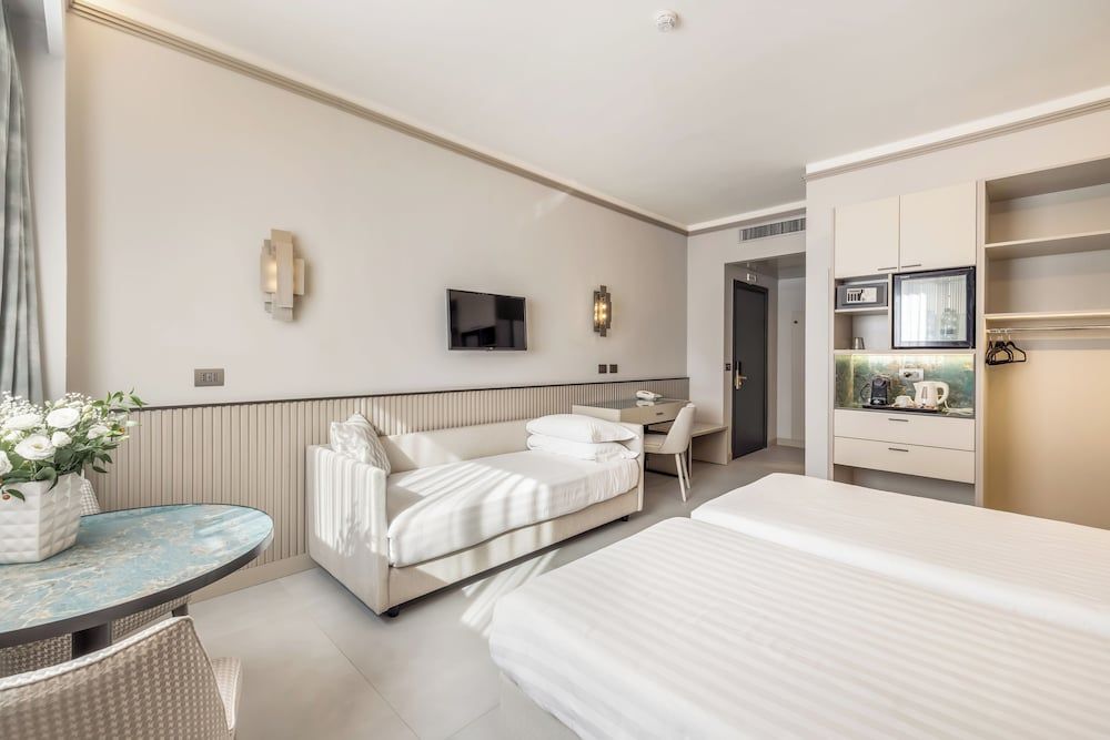 Abacus Hotel Exclusive Triple Room 2