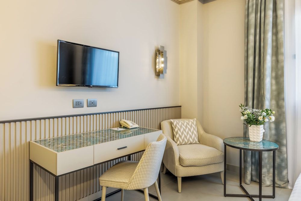 Abacus Hotel Exclusive Double Room Single Use, 1 King Bed 4