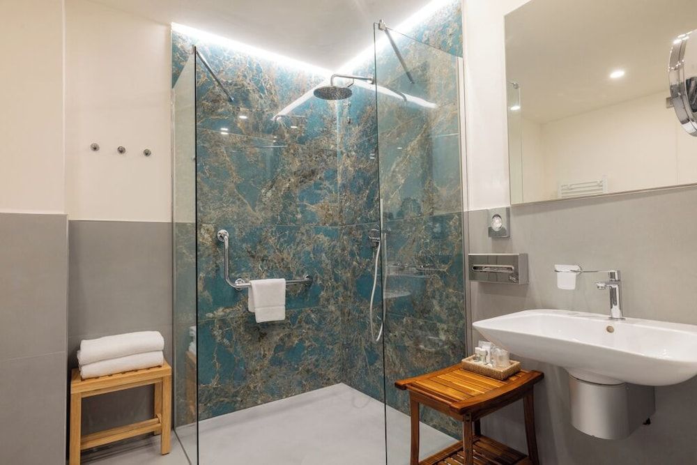 Abacus Hotel Exclusive Triple Room 4