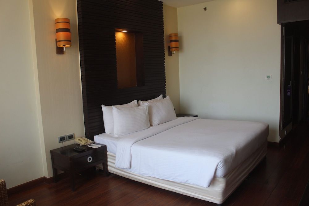 Royal Orchid Central Kireeti, Hampi Deluxe Room 3