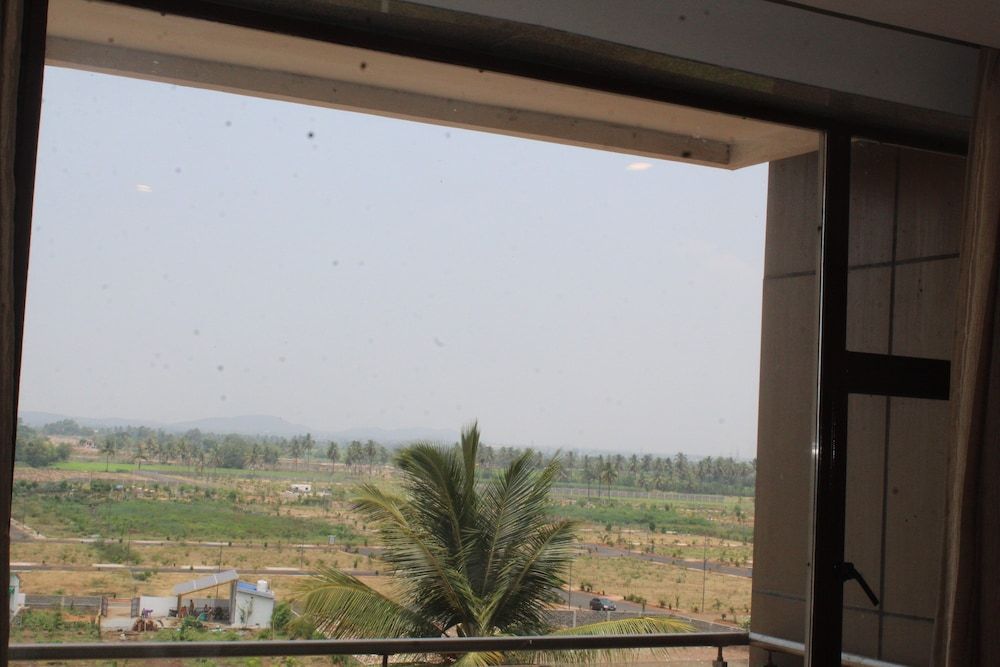 Royal Orchid Central Kireeti, Hampi Deluxe Room 5