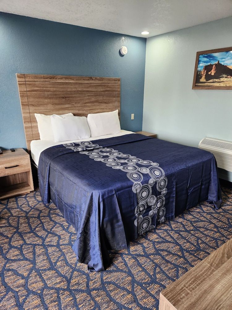 Room, 1 King Bed, Non Smoking