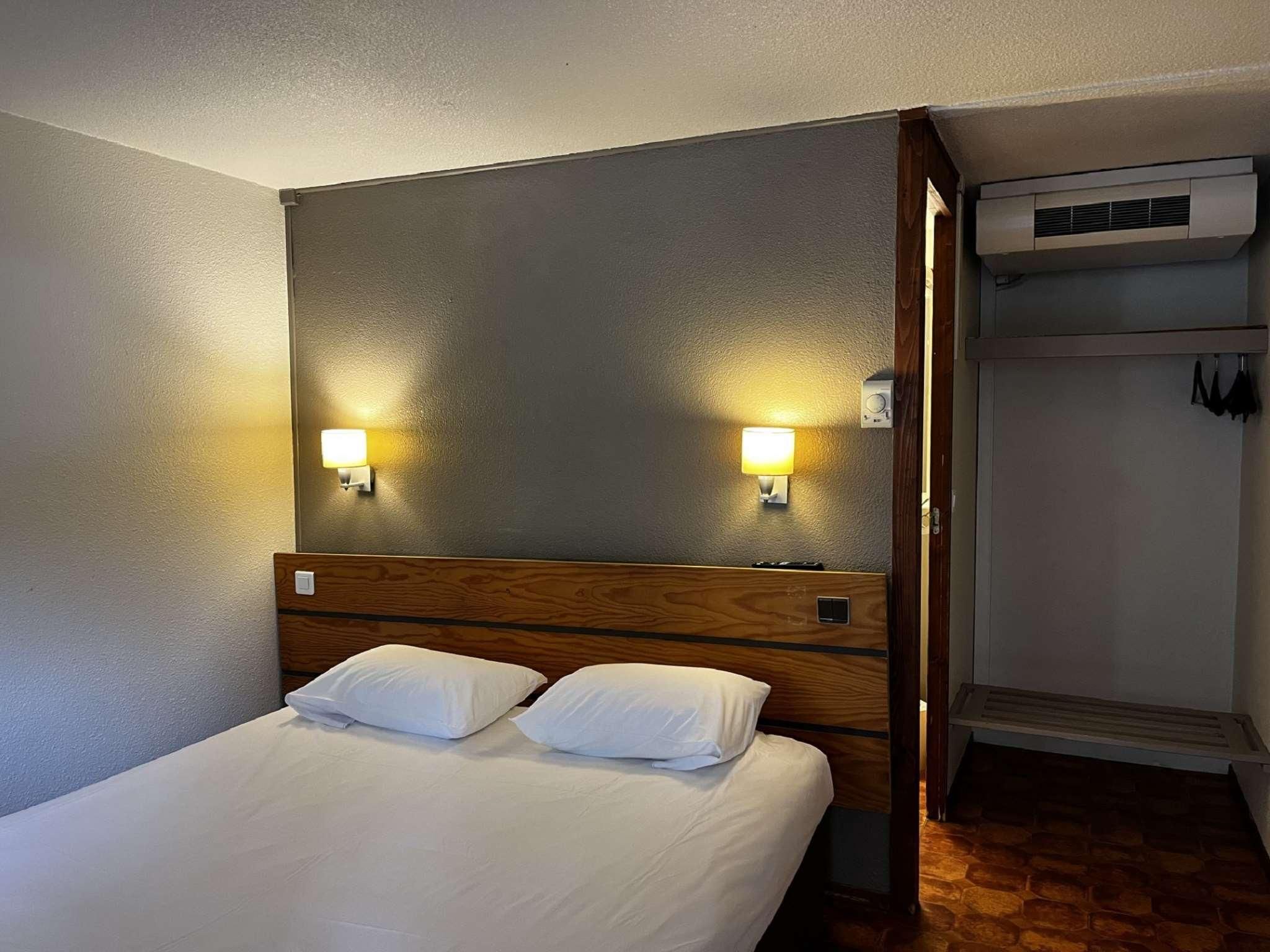 Standard Room - 1 Double Bed 1 Junior Bed up to 10 years