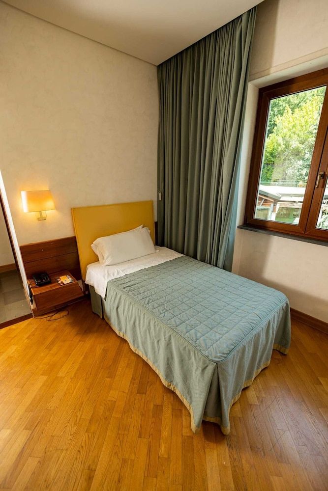 Solofra Palace Hotel Resorts Business Single Room