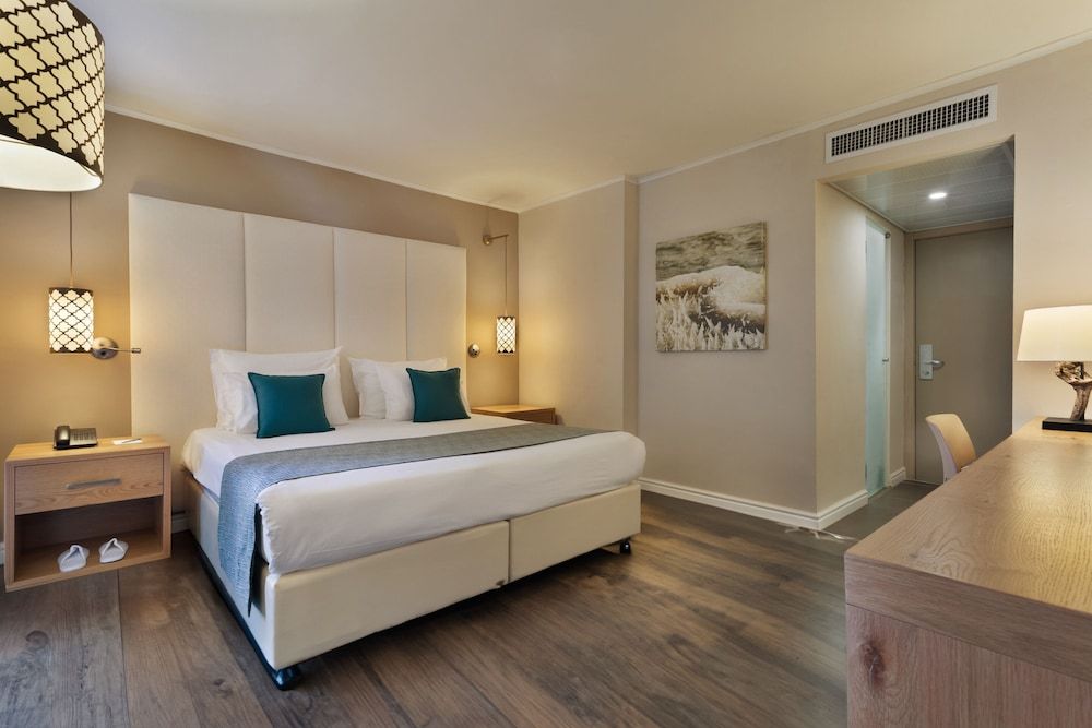 Oasis Spa Club Dead Sea Hotel Classic Room 4