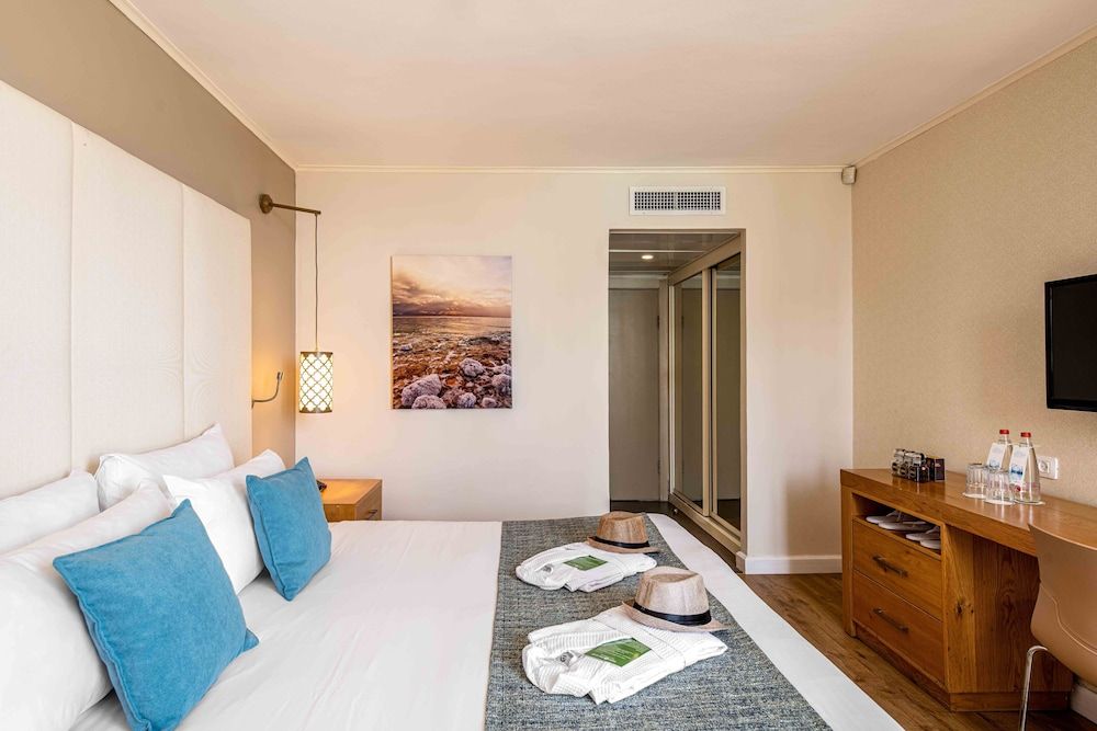 Oasis Spa Club Dead Sea Hotel Classic Room 2