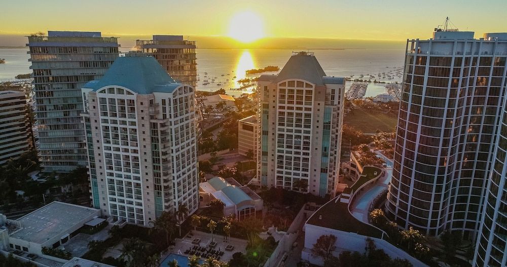 undefined The Ritz-Carlton Coconut Grove, Miami 4