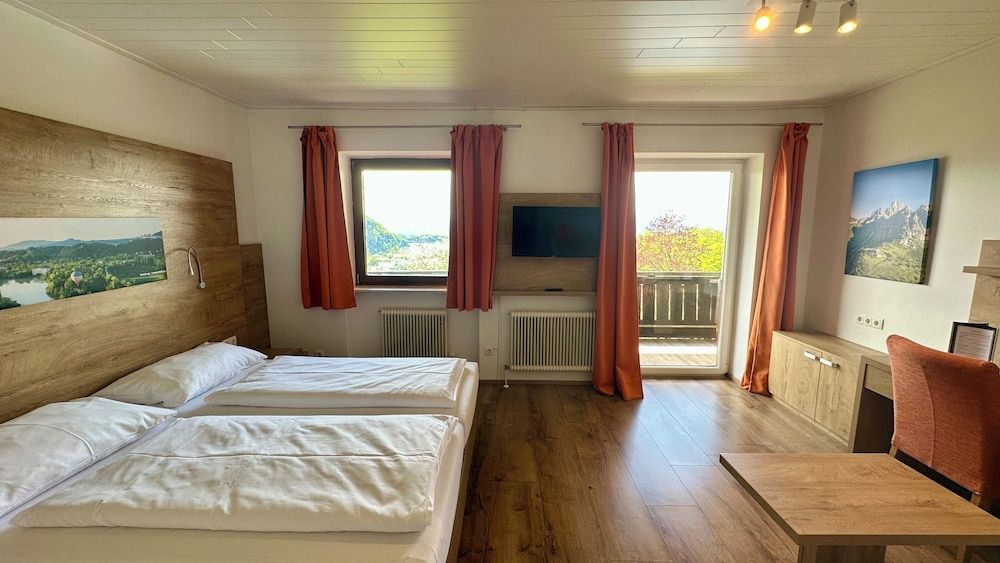 undefined Hotel Schöne Aussicht 4