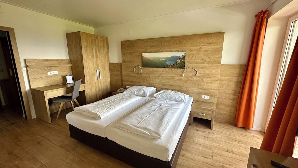 undefined Hotel Schöne Aussicht 2