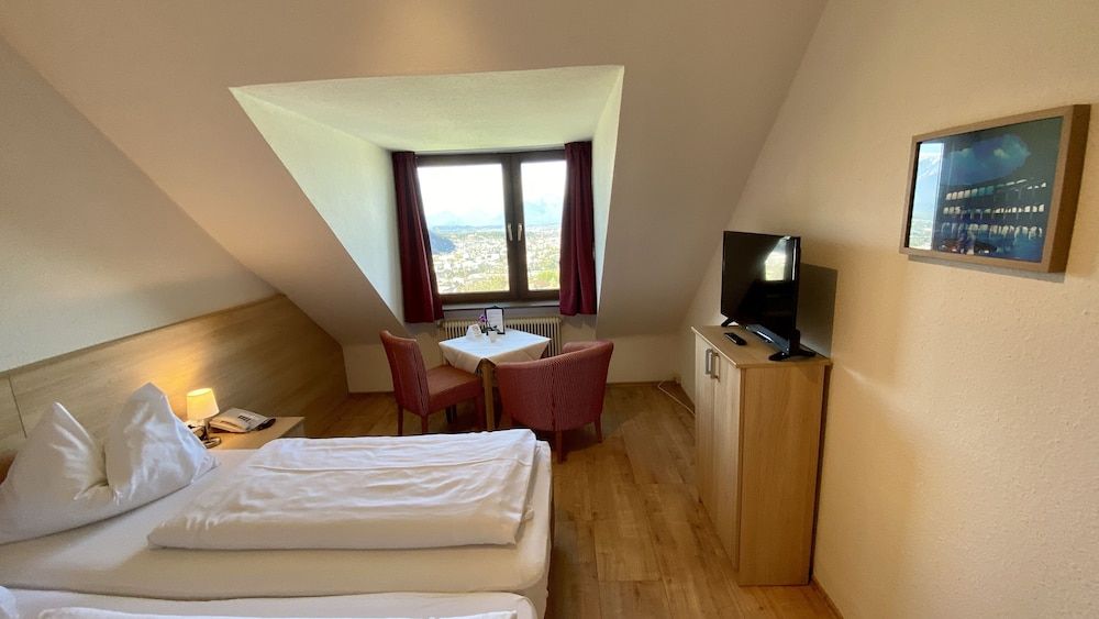 Hotel Schöne Aussicht Double Room, 1 King Bed, City View 8