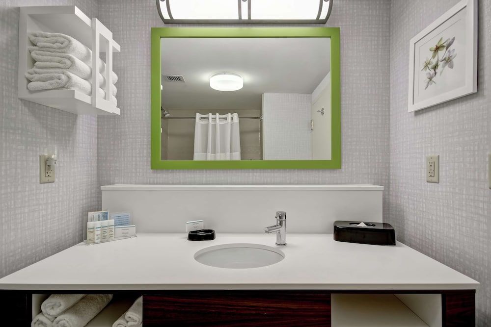 Basic Suite, 1 King Bed, Non Smoking, Jetted Tub