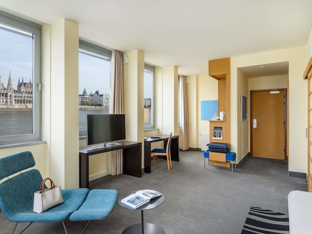 undefined Novotel Budapest Danube 8