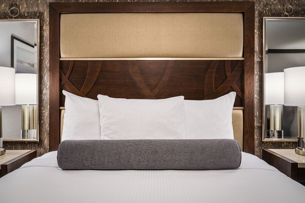 Horseshoe Black Hawk - A Caesars Rewards Destination Junior Suite, 1 King Bed 2