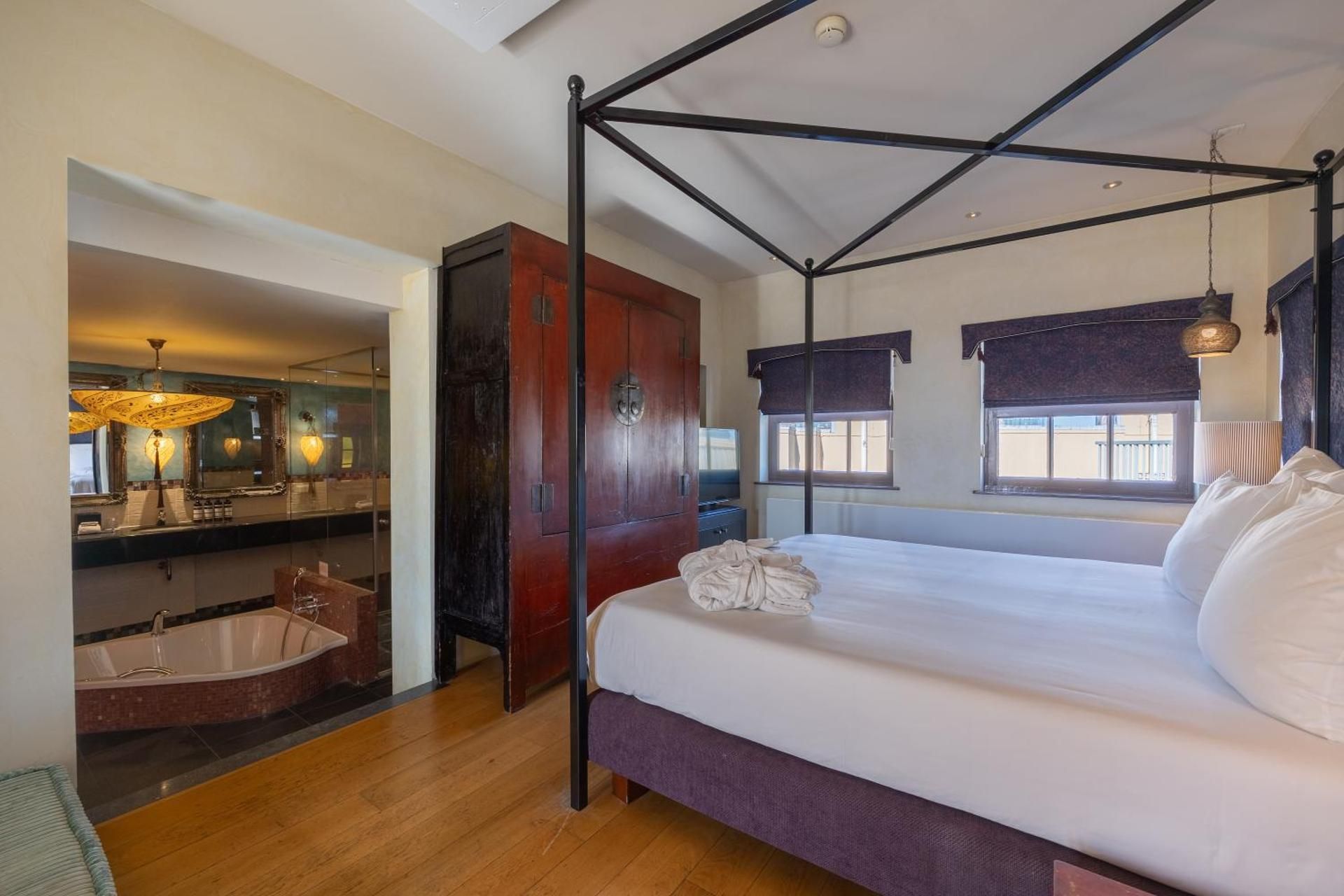 Queen Suite