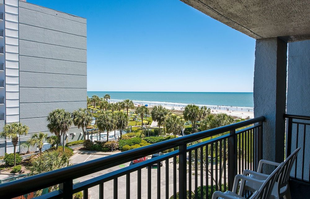 Suite, 1 Queen Bed, Accessible, Partial Ocean View (Full Kitchen)