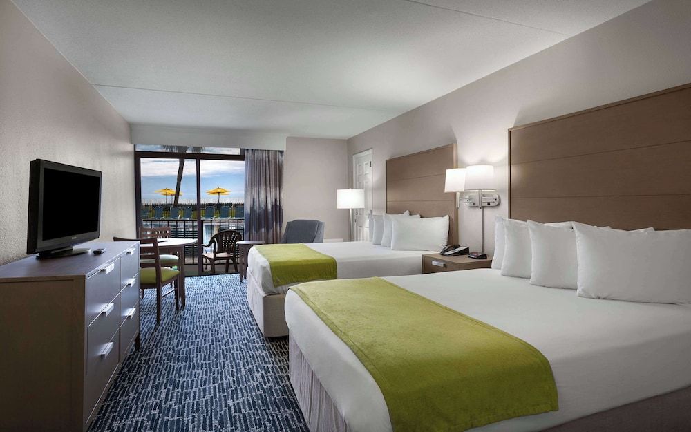 Standard Room, 2 Queen Beds, Balcony, Oceanfront