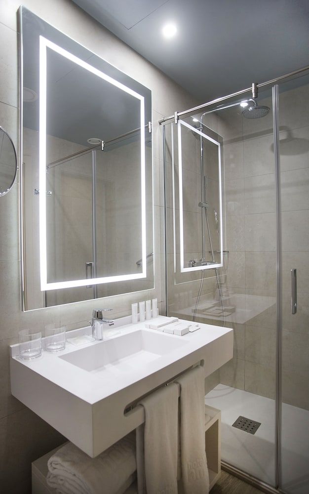 Hotel América Sevilla Premium Double Room 7