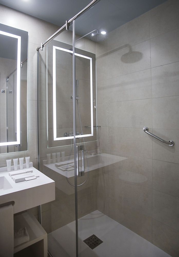 Hotel América Sevilla Premium Double Room 9