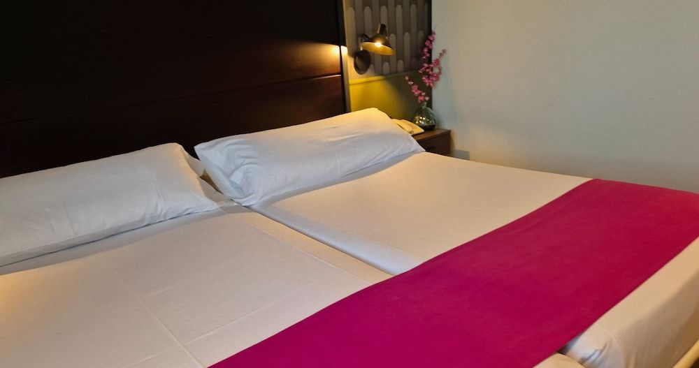 Hotel Vértice Aljarafe Superior Double Room, Jetted Tub 5