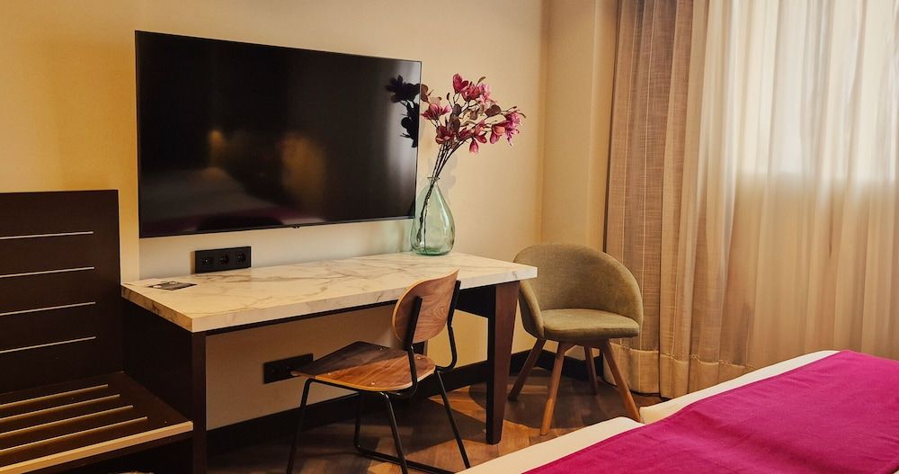 Hotel Vértice Aljarafe Superior Double Room, Jetted Tub 12