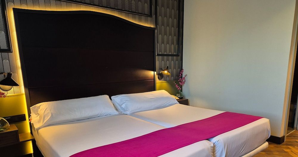 Hotel Vértice Aljarafe Superior Double Room, Jetted Tub 2