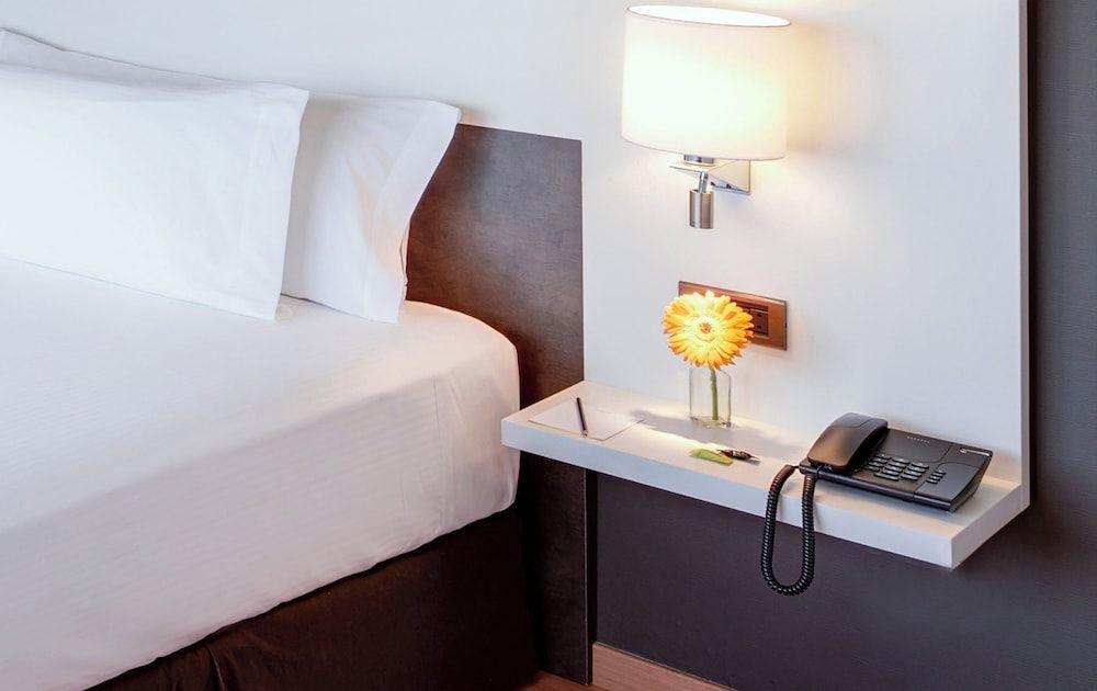 Sercotel Gran Hotel Zurbarán Classic Triple Room