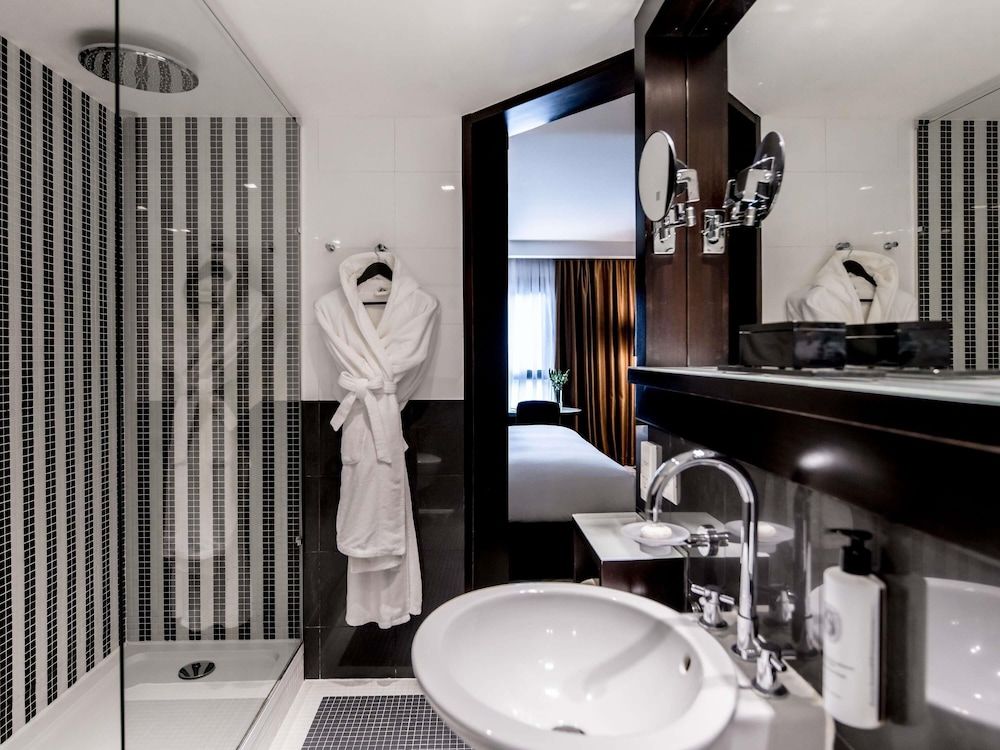 Sofitel Lisbon Liberdade Superior Room, 1 King Bed 4