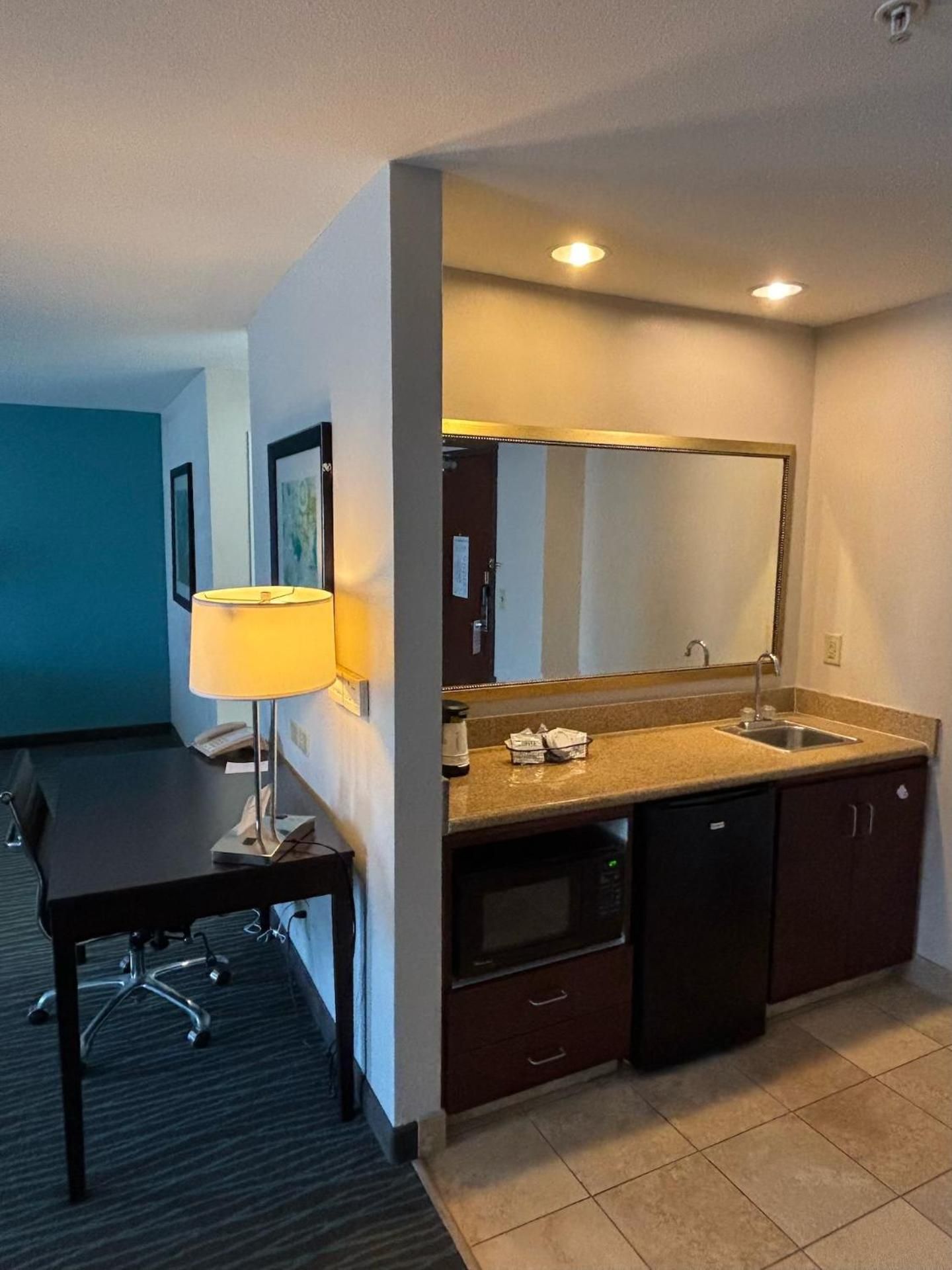 King Studio Suite - Hearing Accessible - Non-Smoking