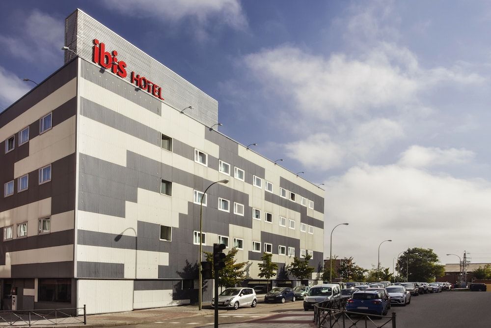 undefined ibis Madrid Aeropuerto Barajas 4