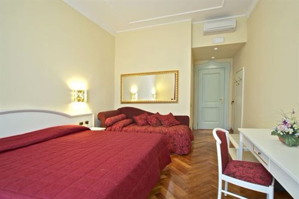 Hotel Excelsior Splendide Triple Room, Lake View 2