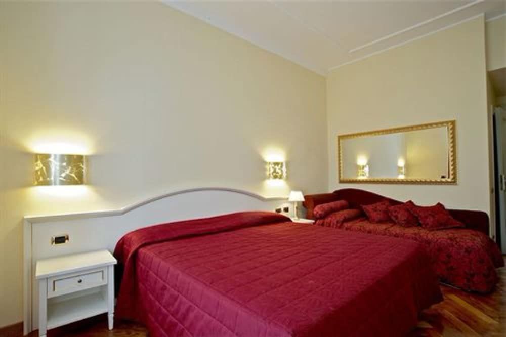 Hotel Excelsior Splendide Triple Room, Lake View 4