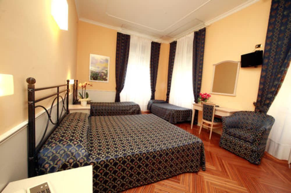 Hotel Excelsior Splendide Triple Room, Lake View 5