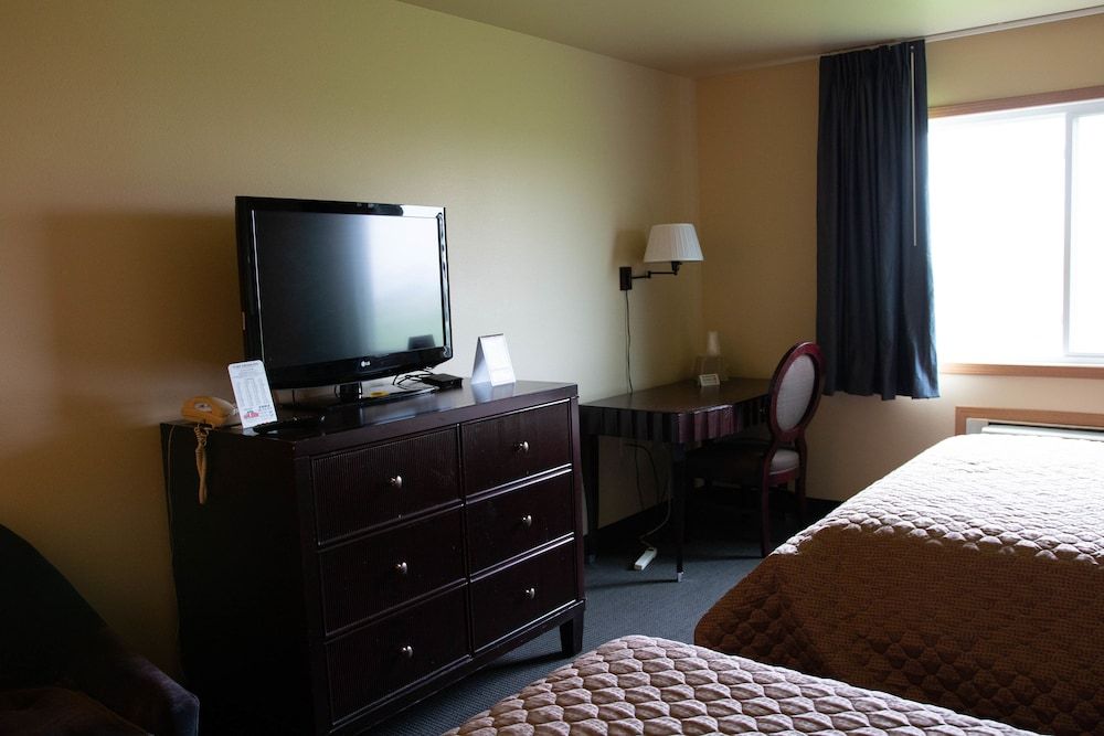 East Grand Inn Standard Room, 2 Queen Beds, Smoking 2