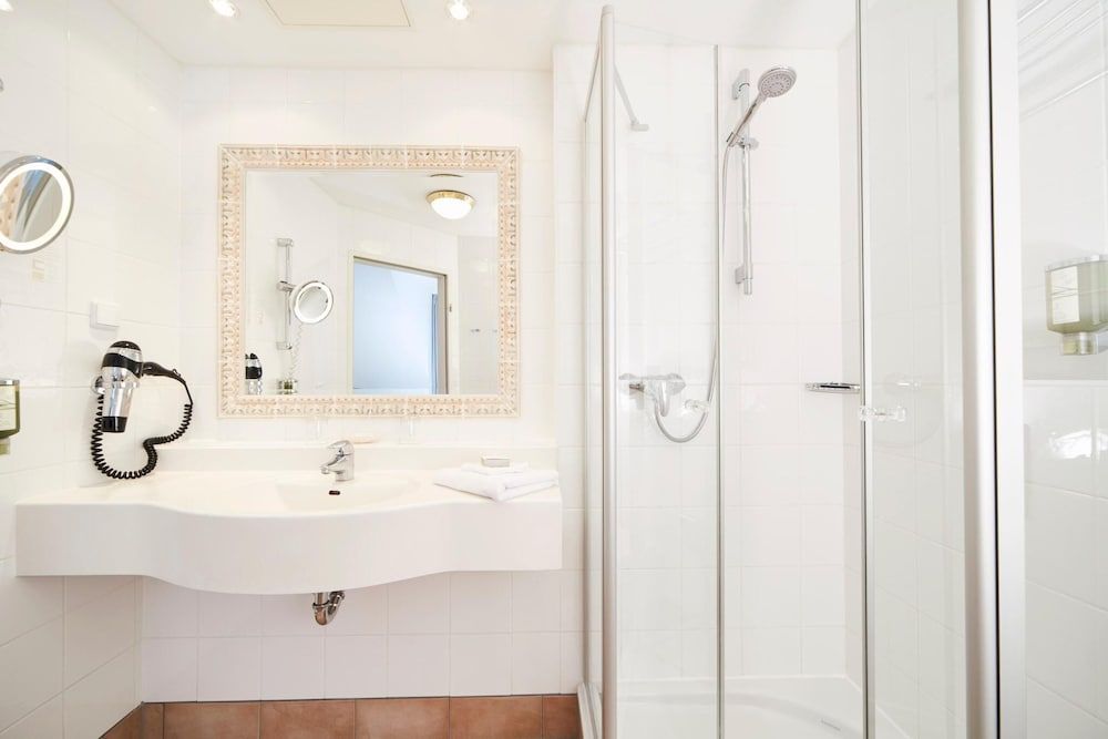 Hotel Prinzregent München Queen Bed Comfort 4