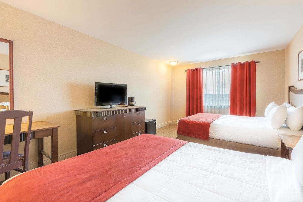 Ambassadeur Hotel Classic Room, 2 Queen Beds 2