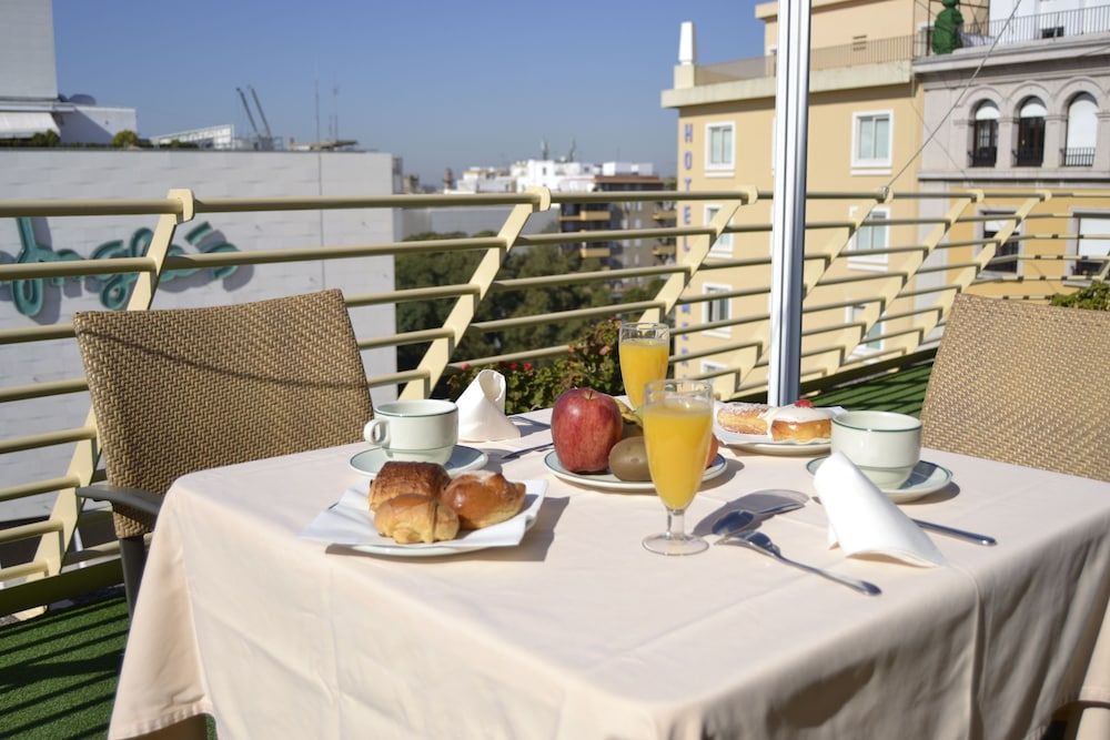 undefined Hotel Derby Sevilla 10