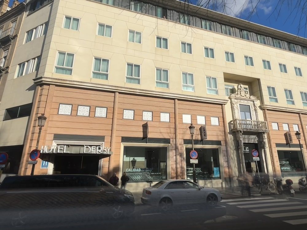 undefined Hotel Derby Sevilla 4