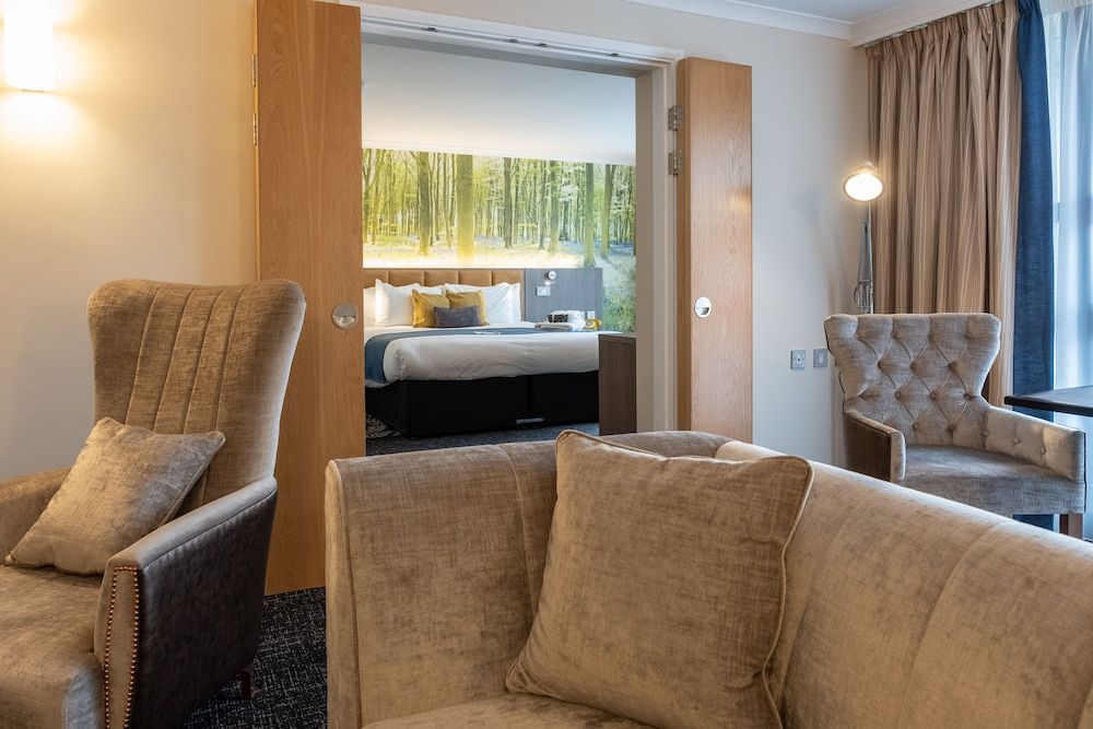 Burleigh Court Hotel Suite, 1 Double Bed 9