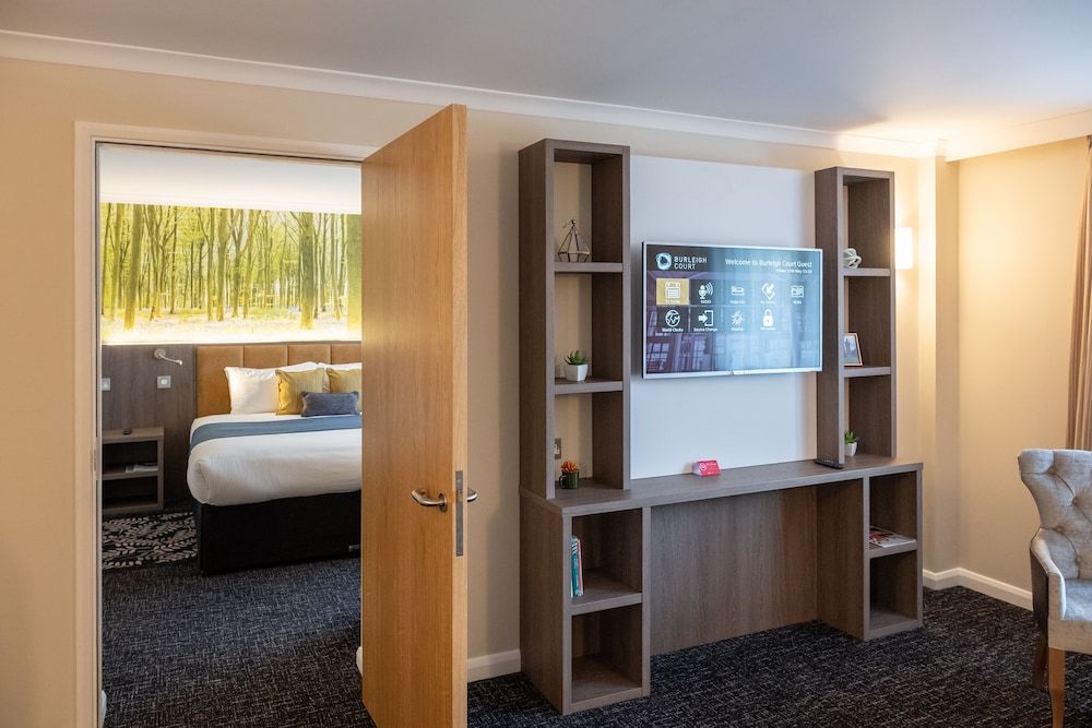 Burleigh Court Hotel Suite, 1 Double Bed 2