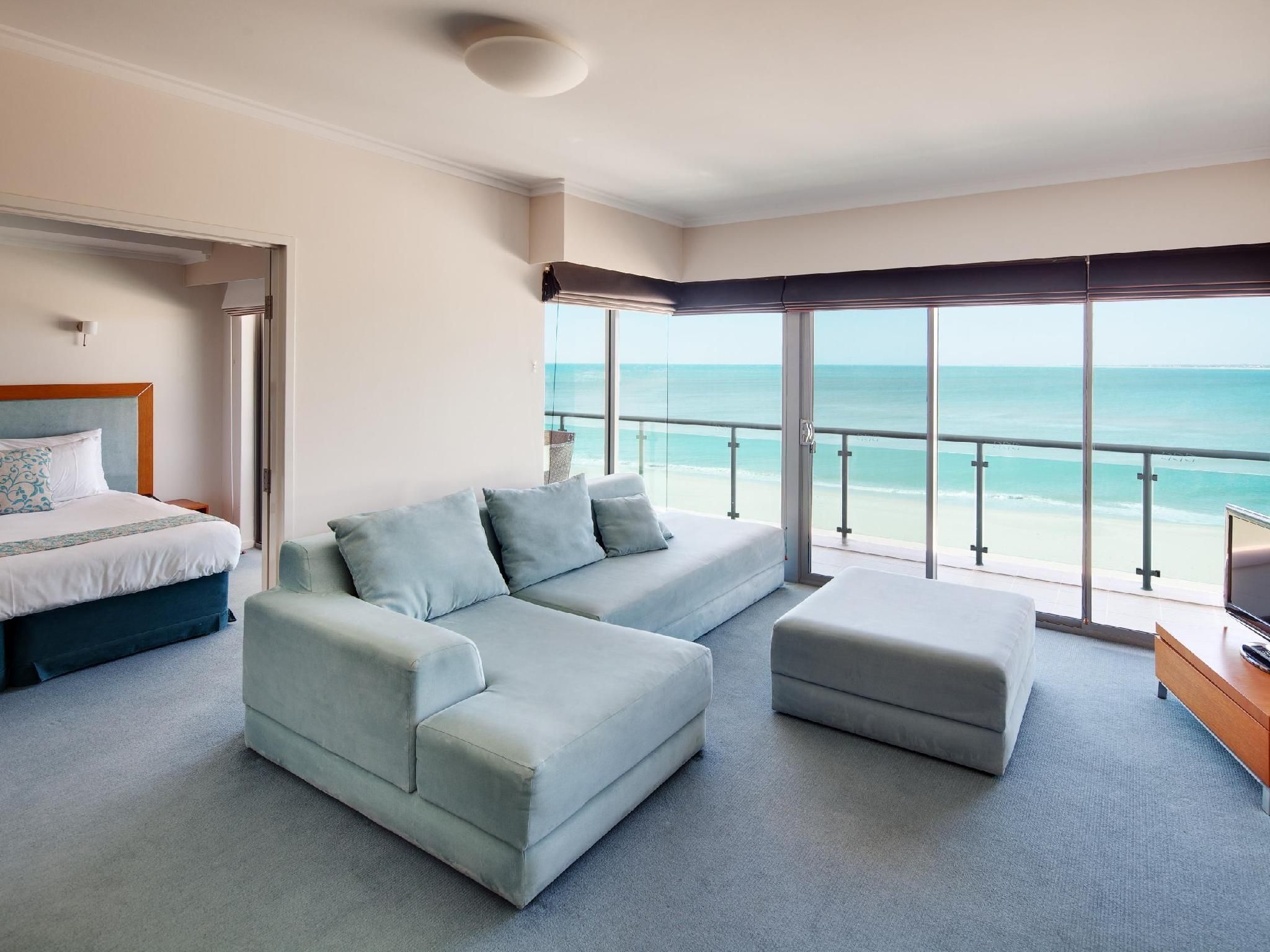 2 Bedroom 2 Bath Ocean View