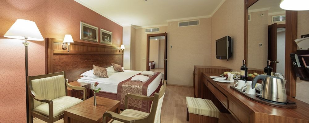 Alba Royal Hotel - Ultra All Inclusive - Adults Only 16+ Standard Room Land View 3