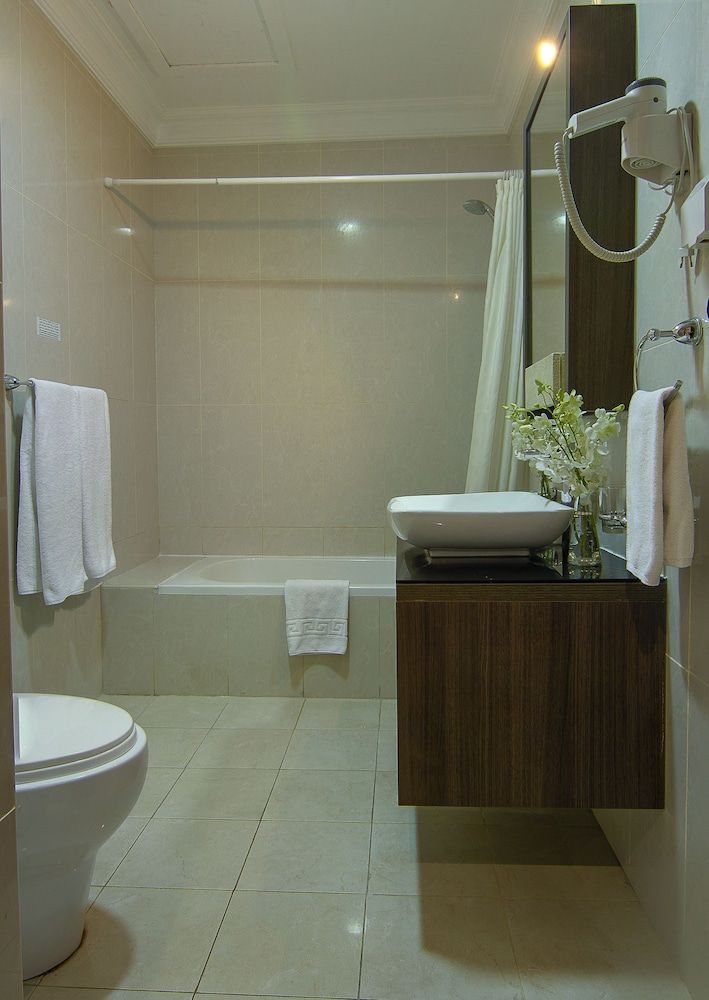 undefined Chairmen Hotel 3