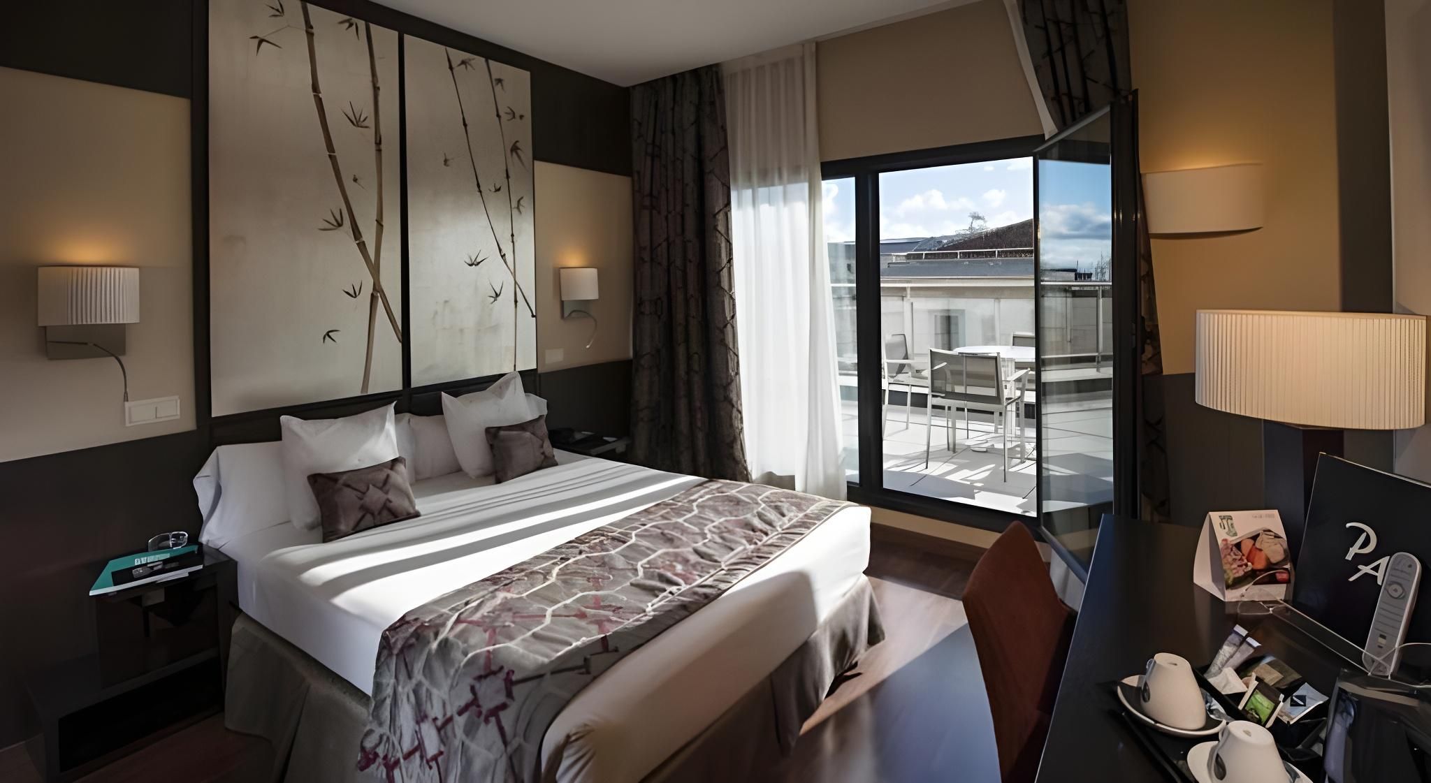 undefined Radisson RED Madrid 8