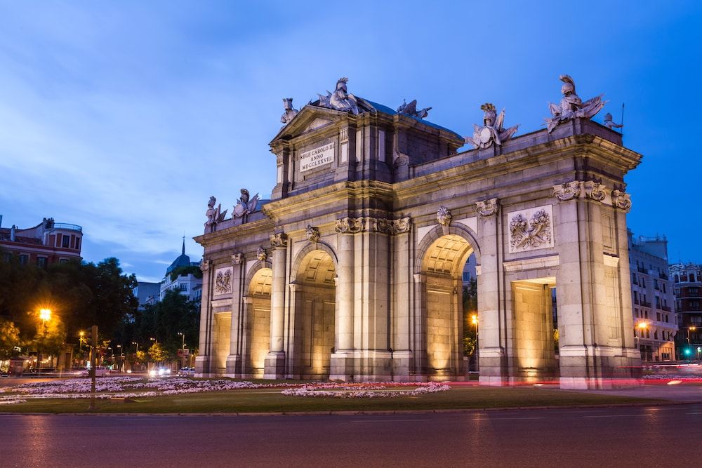 undefined Radisson RED Madrid 9