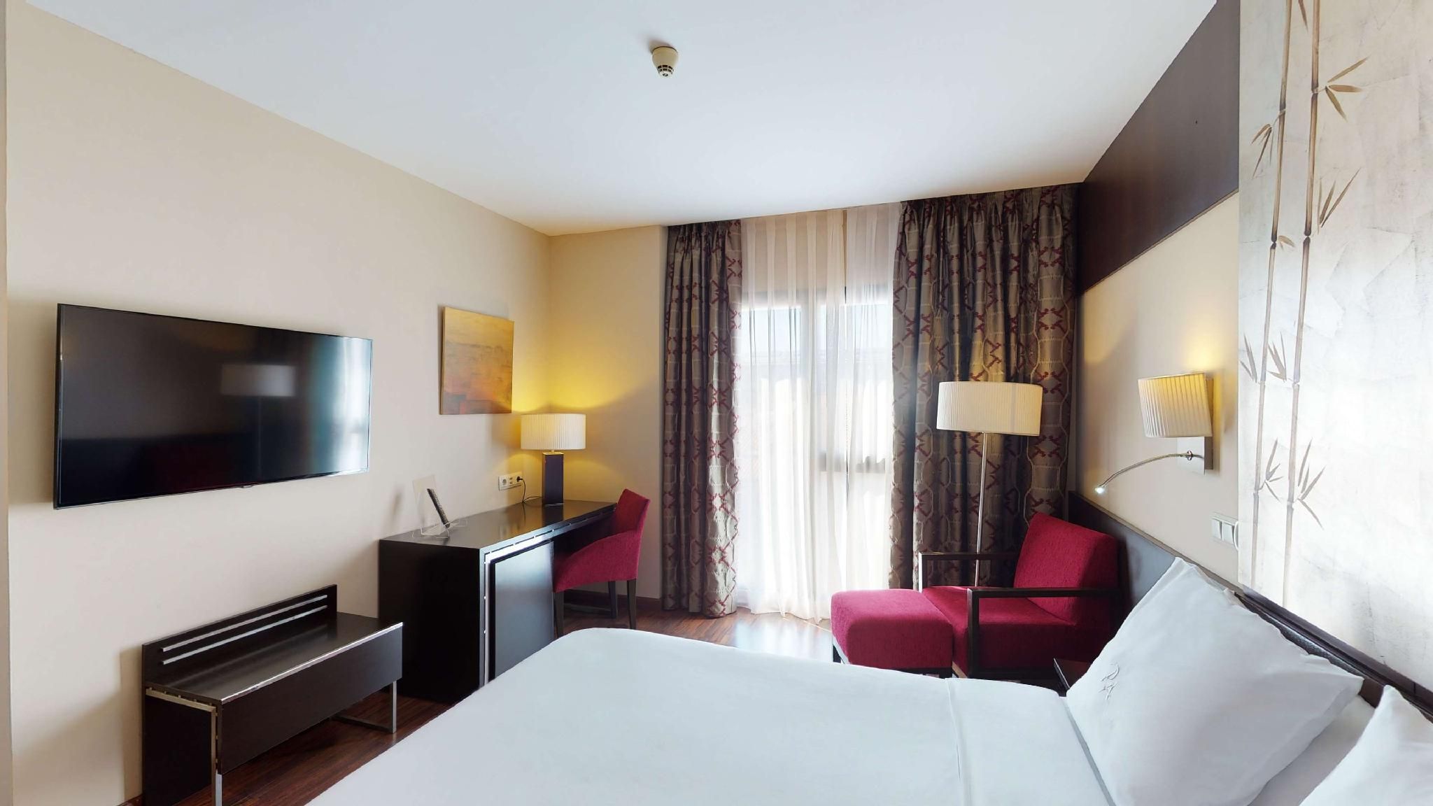 undefined Radisson RED Madrid 10