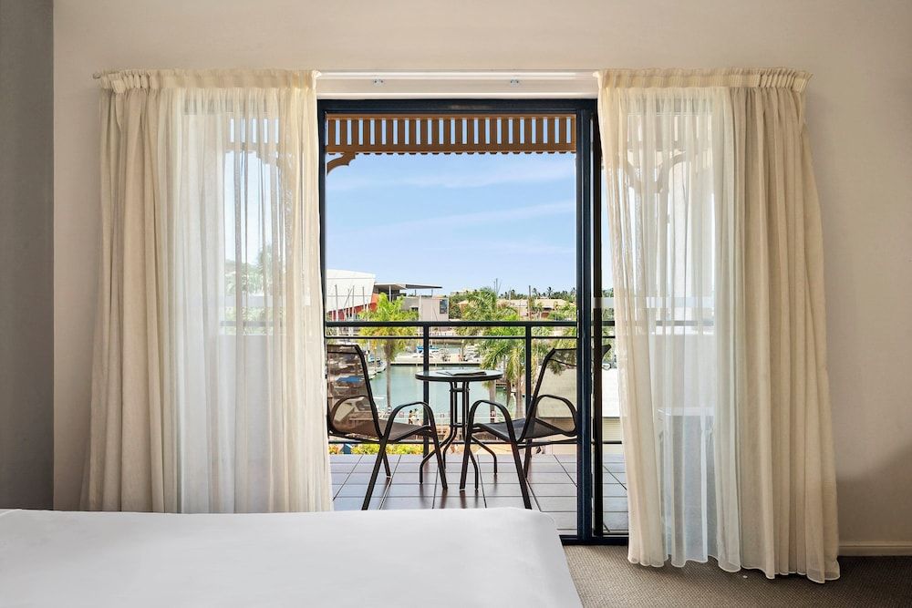 Park Regis Anchorage Superior Hotel Room 6