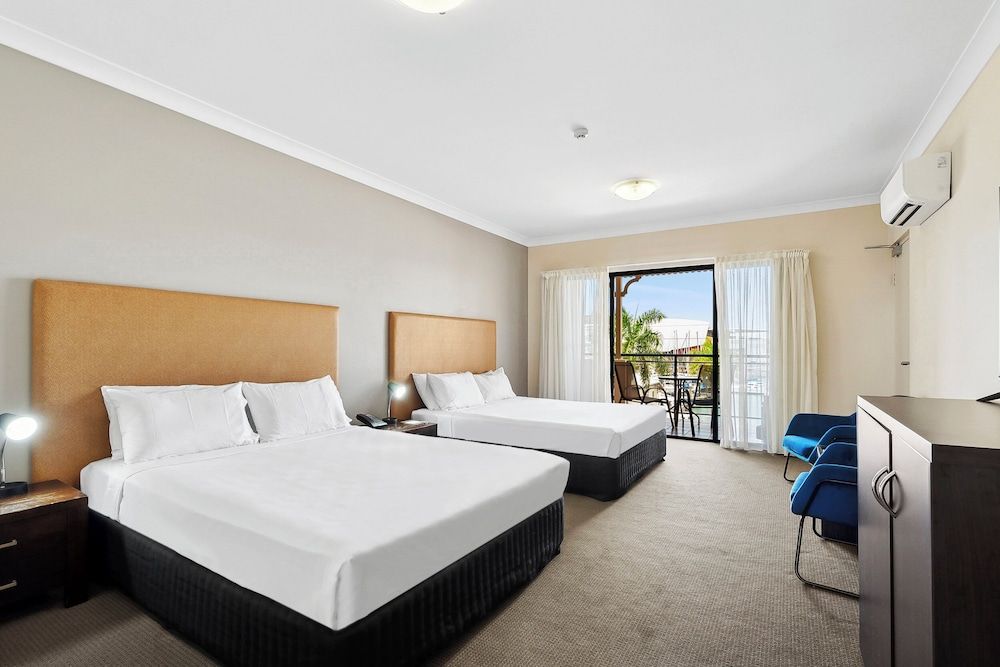 Park Regis Anchorage Superior Hotel Room 3