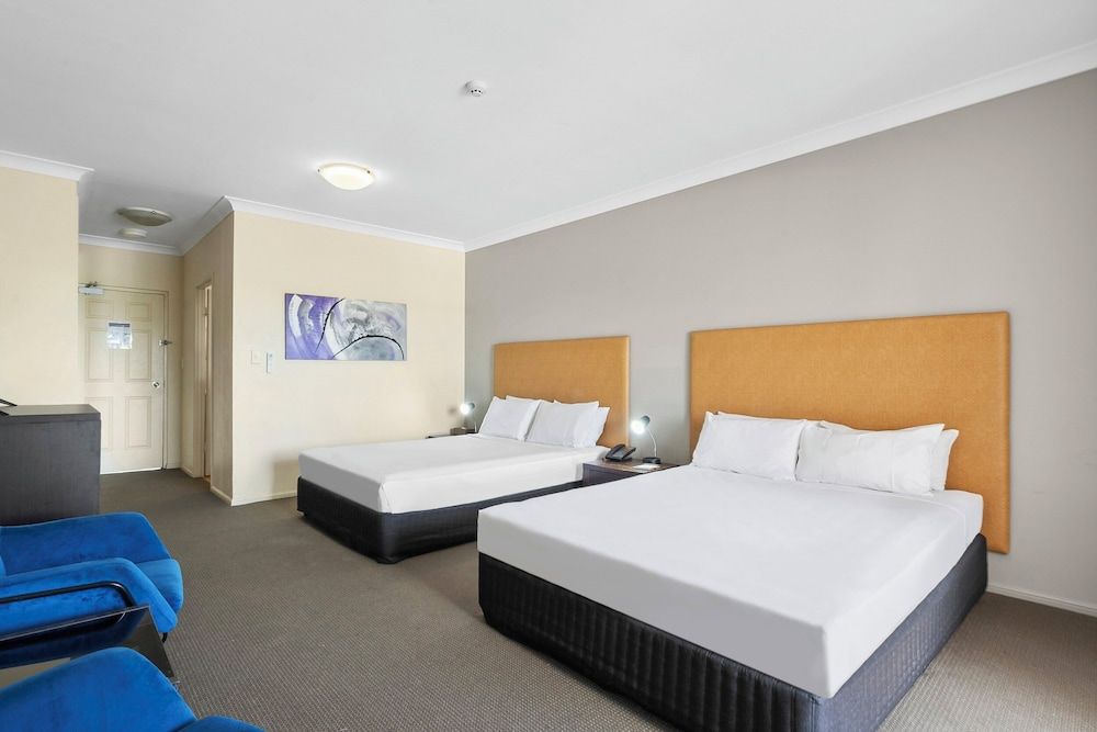 Park Regis Anchorage Superior Hotel Room 2