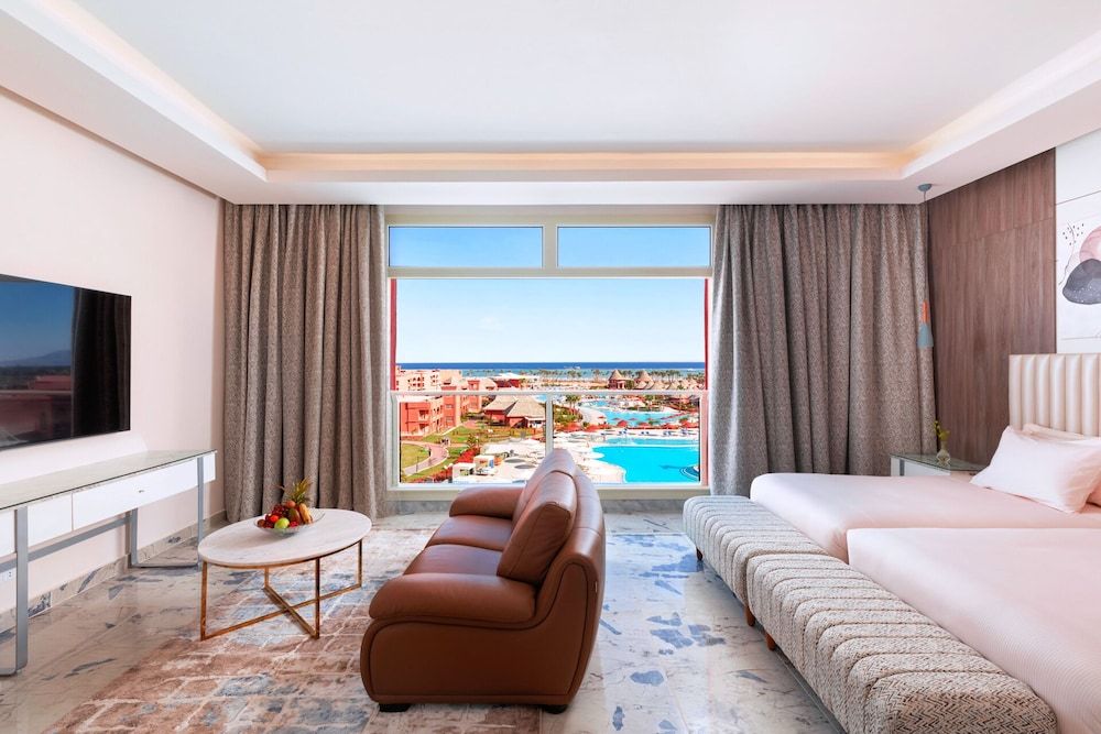 Presidential Suite, Pool View