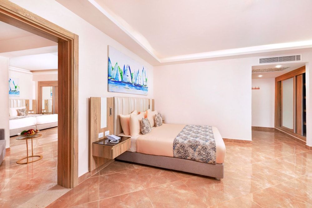 Family Room ( 2 Adults + 2 Childs )
